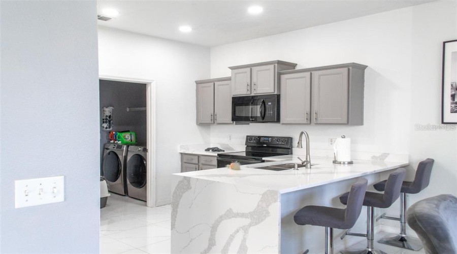 Davenport, Florida 33896, 4 Bedrooms Bedrooms, ,3 Bathroomsbathrooms,Residential,For Sale,Earlmont,Mfrs5111388