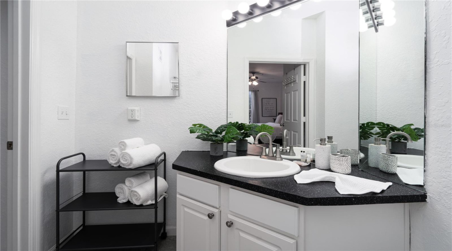 Kissimmee, Florida 34747, 3 Bedrooms Bedrooms, ,2 Bathroomsbathrooms,Residential,For Sale,Almaton,Mfro6268373