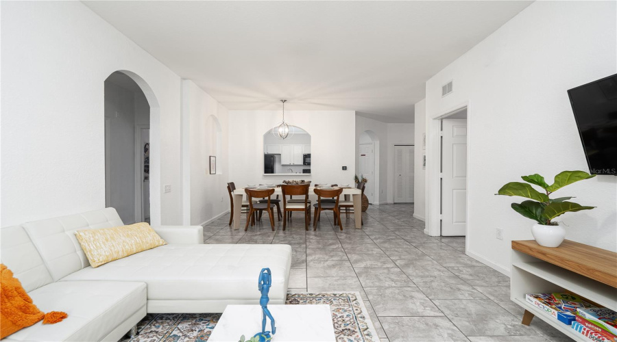 Kissimmee, Florida 34747, 3 Bedrooms Bedrooms, ,2 Bathroomsbathrooms,Residential,For Sale,Almaton,Mfro6268373
