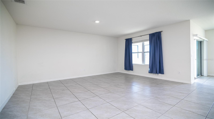 Davenport, Florida 33837, 3 Bedrooms Bedrooms, ,2 Bathroomsbathrooms,Residential,For Sale,Greymount,Mfro6269214
