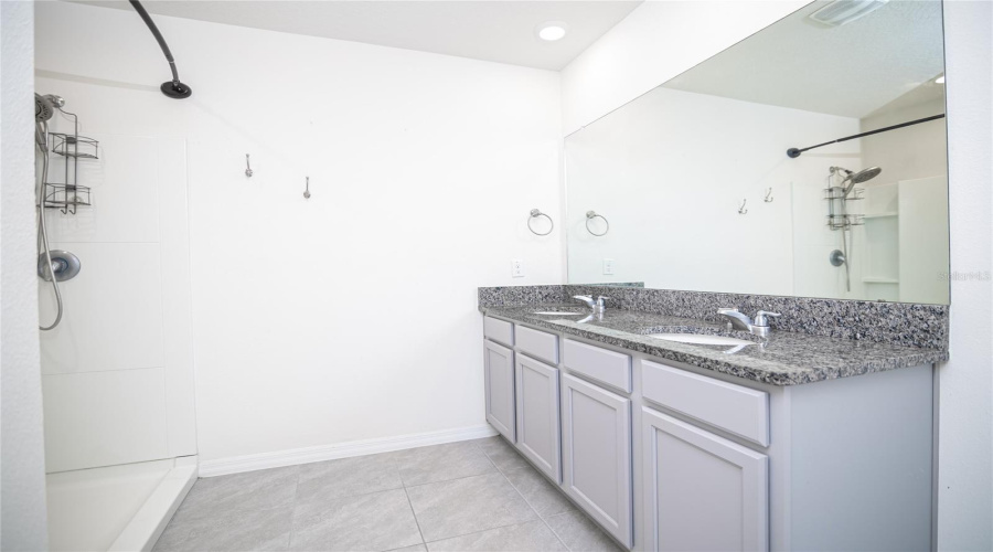 Davenport, Florida 33837, 3 Bedrooms Bedrooms, ,2 Bathroomsbathrooms,Residential,For Sale,Greymount,Mfro6269214