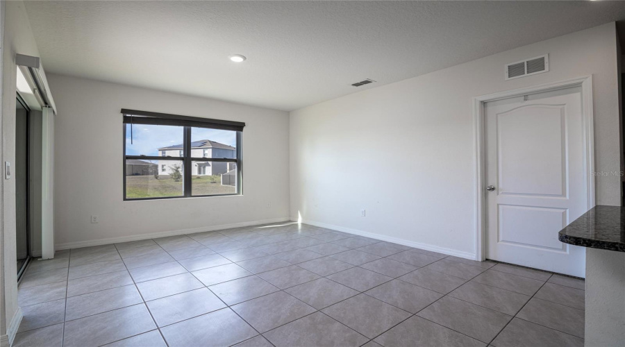 Davenport, Florida 33837, 3 Bedrooms Bedrooms, ,2 Bathroomsbathrooms,Residential,For Sale,Greymount,Mfro6269214