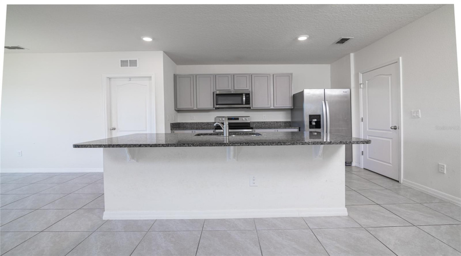 Davenport, Florida 33837, 3 Bedrooms Bedrooms, ,2 Bathroomsbathrooms,Residential,For Sale,Greymount,Mfro6269214