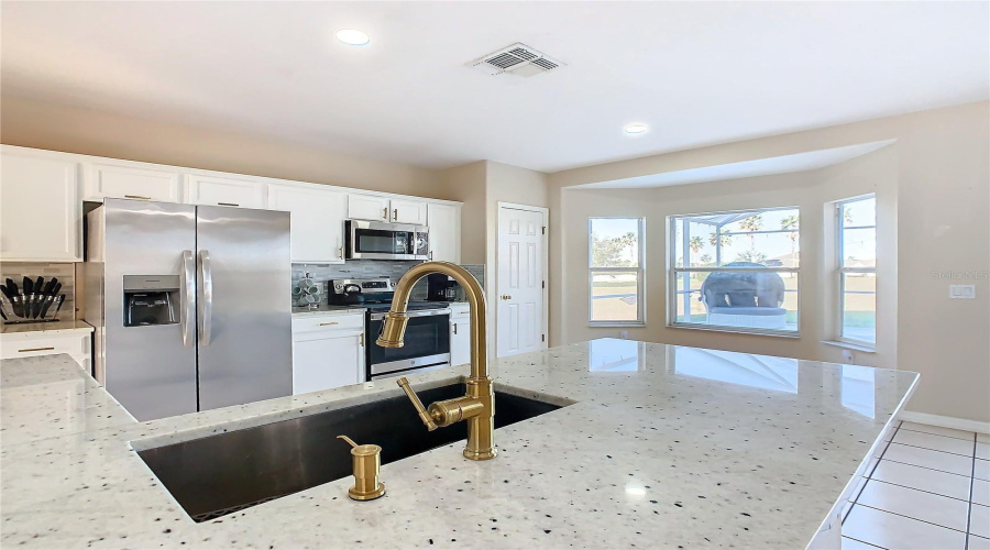 DAVENPORT, Florida 33897, 4 Bedrooms Bedrooms, ,3 BathroomsBathrooms,Residential,For Sale,CASSIA,MFRS5118180