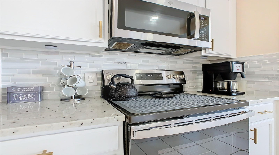 DAVENPORT, Florida 33897, 4 Bedrooms Bedrooms, ,3 BathroomsBathrooms,Residential,For Sale,CASSIA,MFRS5118180