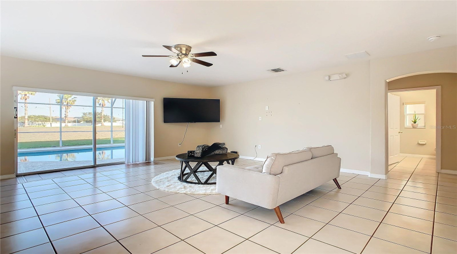 DAVENPORT, Florida 33897, 4 Bedrooms Bedrooms, ,3 BathroomsBathrooms,Residential,For Sale,CASSIA,MFRS5118180
