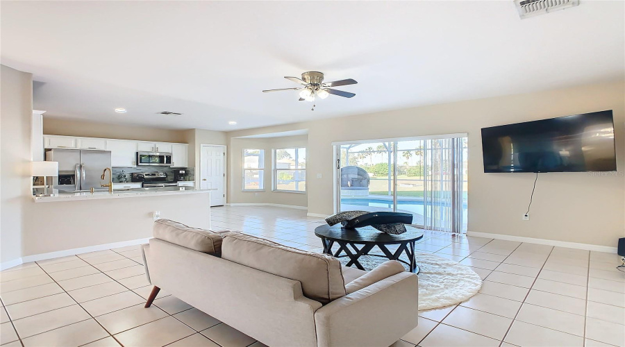 DAVENPORT, Florida 33897, 4 Bedrooms Bedrooms, ,3 BathroomsBathrooms,Residential,For Sale,CASSIA,MFRS5118180