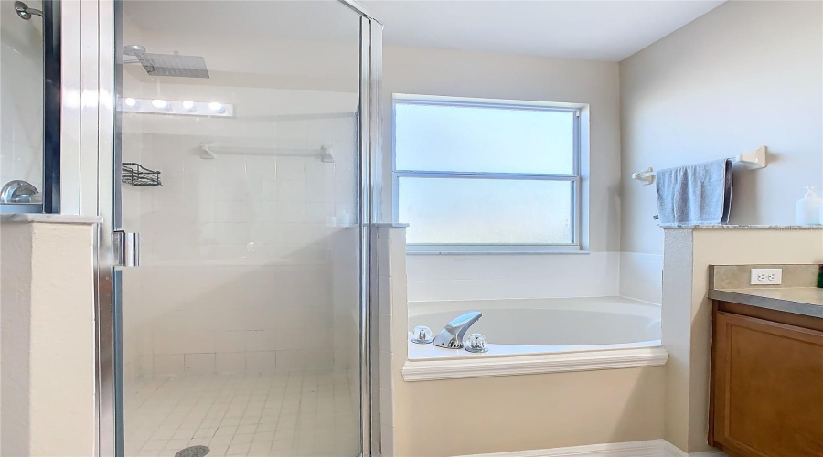 DAVENPORT, Florida 33897, 4 Bedrooms Bedrooms, ,3 BathroomsBathrooms,Residential,For Sale,CASSIA,MFRS5118180