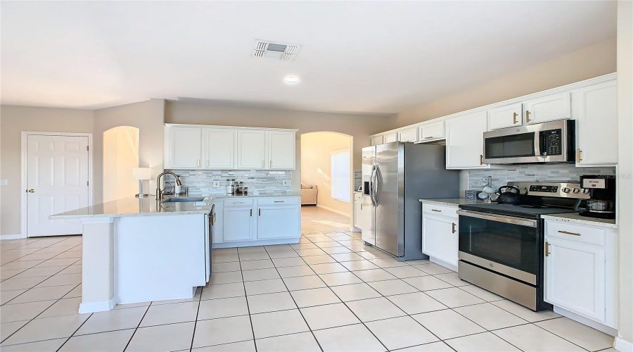 DAVENPORT, Florida 33897, 4 Bedrooms Bedrooms, ,3 BathroomsBathrooms,Residential,For Sale,CASSIA,MFRS5118180