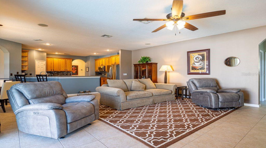 Kissimmee, Florida 34746, 4 Bedrooms Bedrooms, ,3 Bathroomsbathrooms,Residential,For Sale,Sevan,Mfrtb8315171