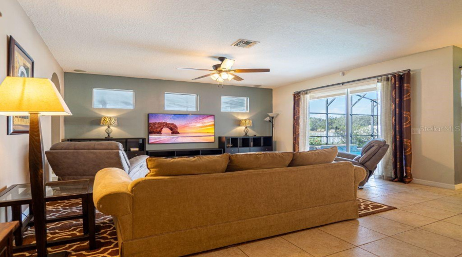 Kissimmee, Florida 34746, 4 Bedrooms Bedrooms, ,3 Bathroomsbathrooms,Residential,For Sale,Sevan,Mfrtb8315171