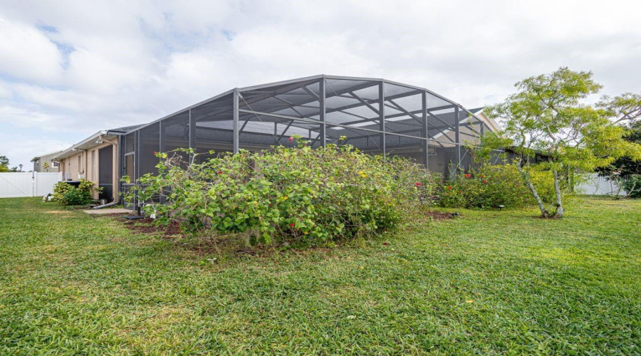 Kissimmee, Florida 34746, 4 Bedrooms Bedrooms, ,3 Bathroomsbathrooms,Residential,For Sale,Sevan,Mfrtb8315171