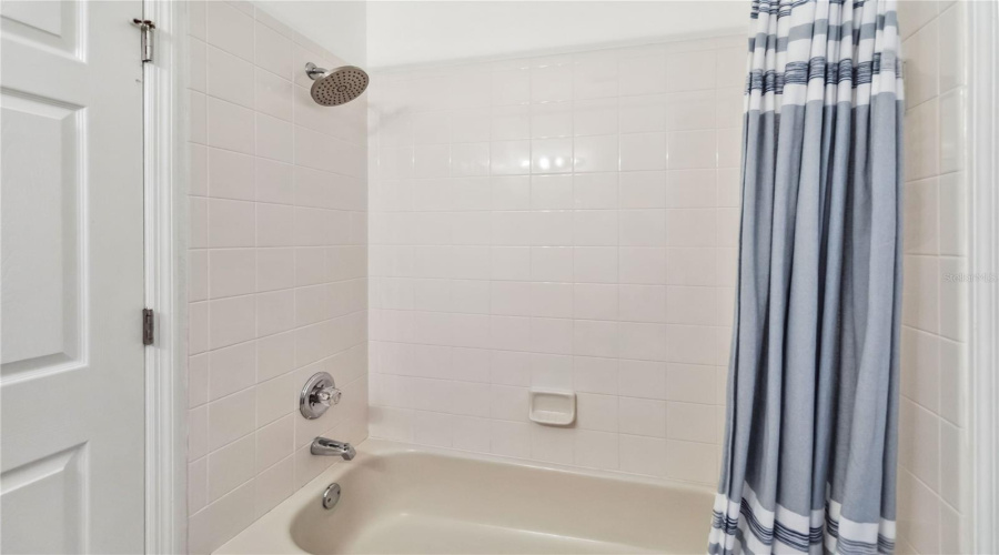 Davenport, Florida 33897, 4 Bedrooms Bedrooms, ,3 Bathroomsbathrooms,Residential,For Sale,Calabria,Mfrs5118171
