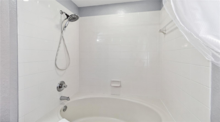 Davenport, Florida 33897, 4 Bedrooms Bedrooms, ,3 Bathroomsbathrooms,Residential,For Sale,Calabria,Mfrs5118171