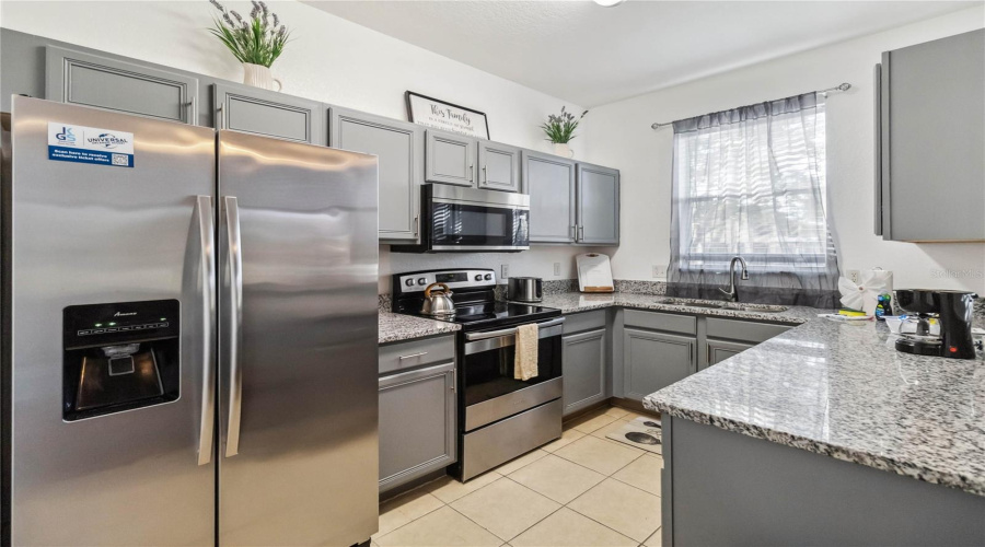 Davenport, Florida 33897, 4 Bedrooms Bedrooms, ,3 Bathroomsbathrooms,Residential,For Sale,Calabria,Mfrs5118171