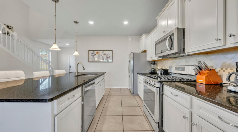 Davenport, Florida 33837, 7 Bedrooms Bedrooms, ,5 Bathroomsbathrooms,Residential,For Sale,Misty Oak,Mfro6269984