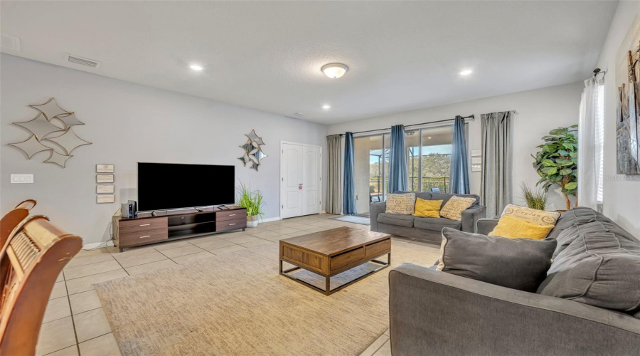 Davenport, Florida 33837, 7 Bedrooms Bedrooms, ,5 Bathroomsbathrooms,Residential,For Sale,Misty Oak,Mfro6269984