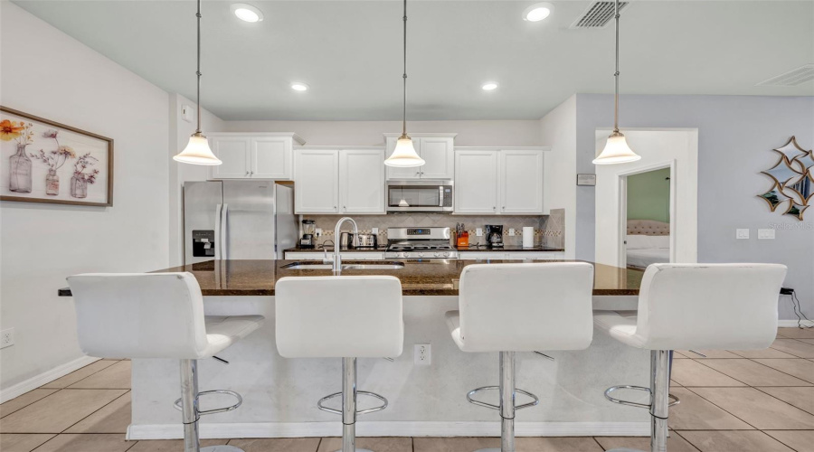 Davenport, Florida 33837, 7 Bedrooms Bedrooms, ,5 Bathroomsbathrooms,Residential,For Sale,Misty Oak,Mfro6269984