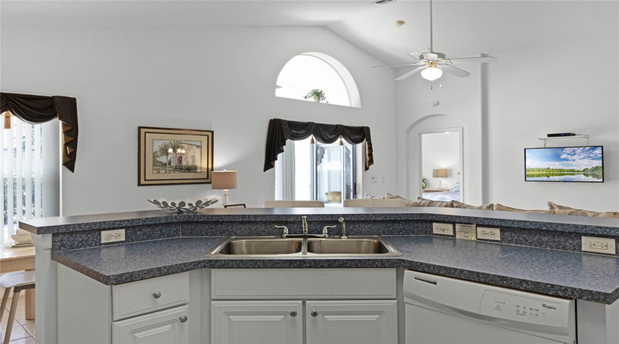 Kissimmee, Florida 34746, 4 Bedrooms Bedrooms, ,3 Bathroomsbathrooms,Residential,For Sale,Winding Willow,Mfrs5118183