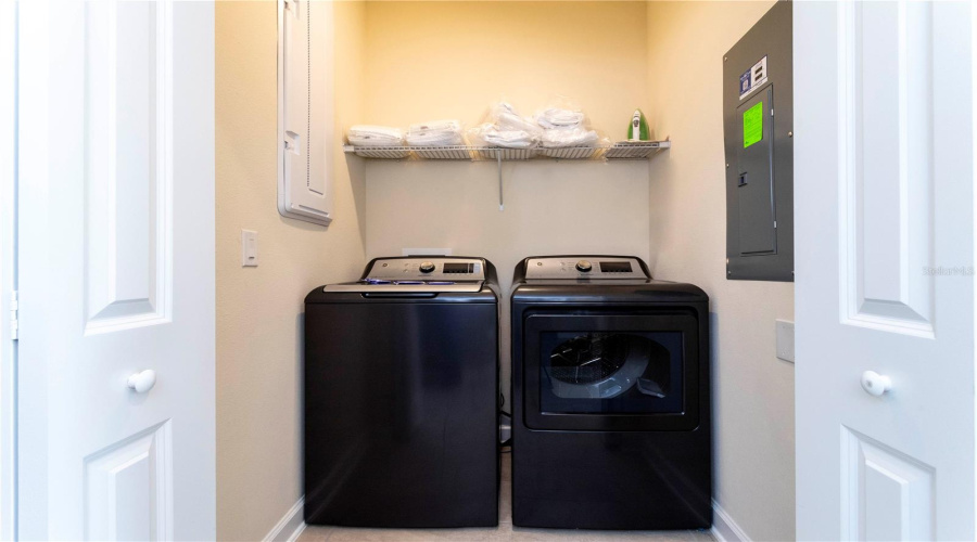 DAVENPORT, Florida 33896, 5 Bedrooms Bedrooms, ,4 BathroomsBathrooms,Residential,For Sale,CHALLENGE,0,MFRO6270107