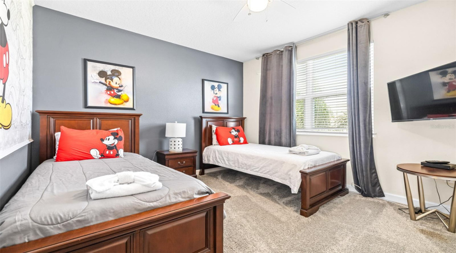 Davenport, Florida 33896, 5 Bedrooms Bedrooms, ,5 Bathroomsbathrooms,Residential,For Sale,Drop Shot,Mfrtb8337392