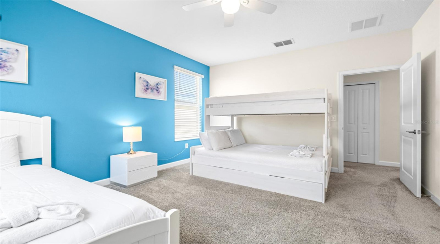 Davenport, Florida 33896, 5 Bedrooms Bedrooms, ,5 Bathroomsbathrooms,Residential,For Sale,Drop Shot,Mfrtb8337392