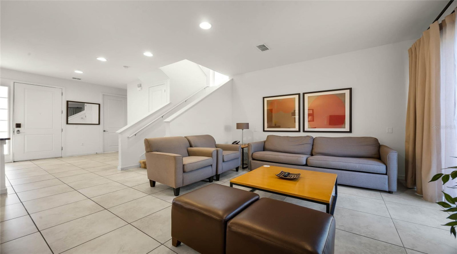 Kissimmee, Florida 34746, 3 Bedrooms Bedrooms, ,2 Bathroomsbathrooms,Residential,For Sale,Bugatti,Mfrs5118292
