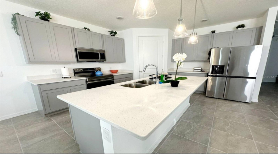 DAVENPORT, Florida 33896, 5 Bedrooms Bedrooms, ,4 BathroomsBathrooms,Residential,For Sale,DERWENT,MFRO6270251