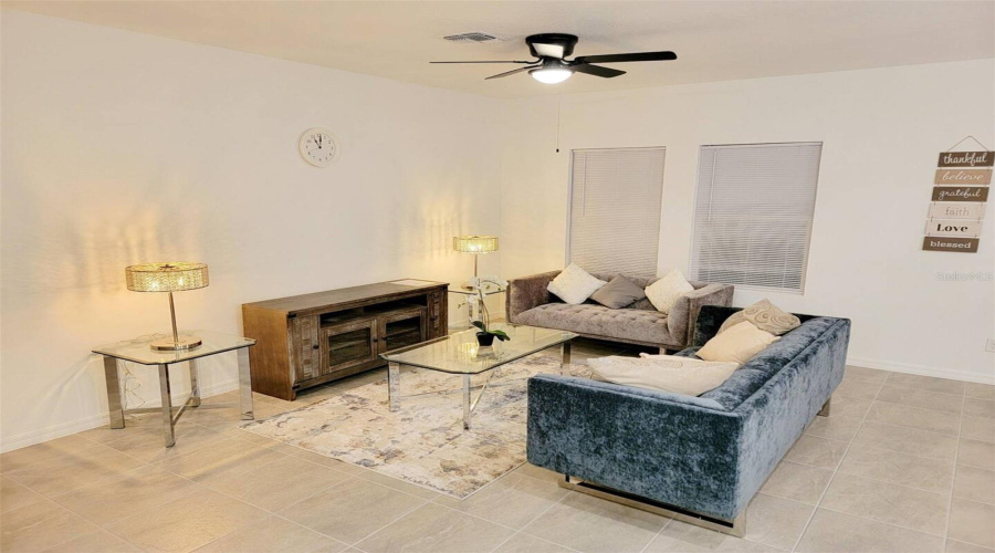 DAVENPORT, Florida 33896, 5 Bedrooms Bedrooms, ,4 BathroomsBathrooms,Residential,For Sale,DERWENT,MFRO6270251