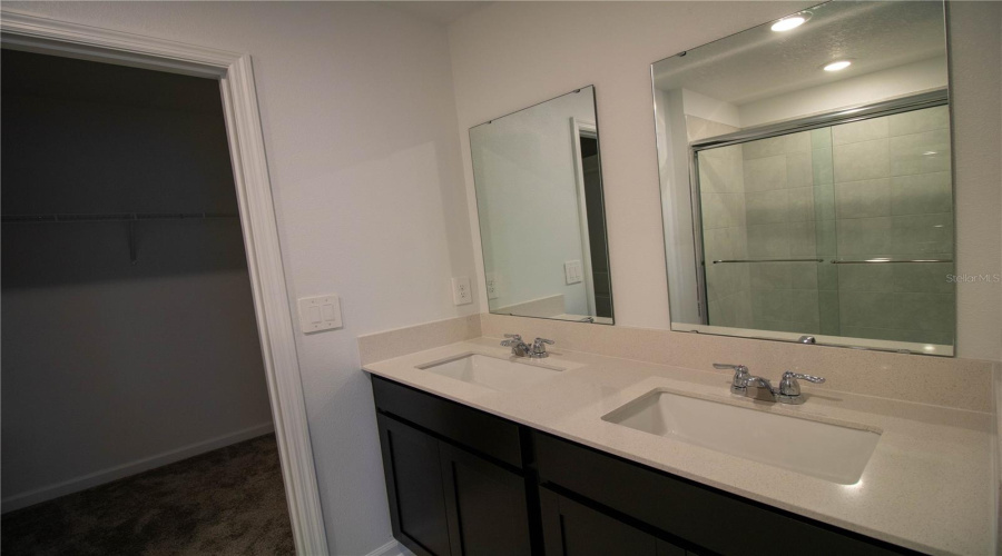 Davenport, Florida 33837, 4 Bedrooms Bedrooms, ,2 Bathroomsbathrooms,Residential,For Sale,Waterfall,Mfro6270452