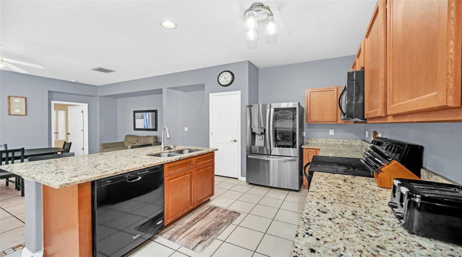 Davenport, Florida 33897, 4 Bedrooms Bedrooms, ,3 Bathroomsbathrooms,Residential,For Sale,Kettering,Mfro6270596