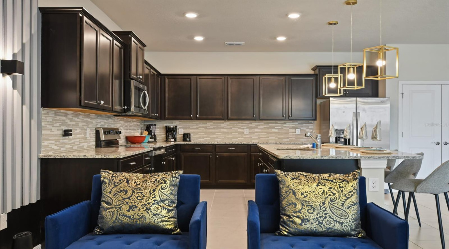 Davenport, Florida 33897, 10 Bedrooms Bedrooms, ,8 Bathroomsbathrooms,Residential,For Sale,Mahalo,Mfro6270285