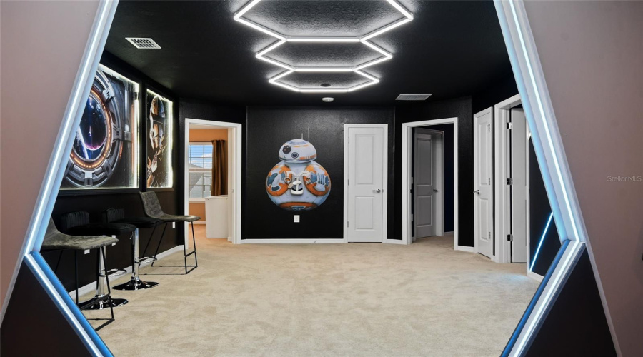Davenport, Florida 33897, 10 Bedrooms Bedrooms, ,8 Bathroomsbathrooms,Residential,For Sale,Mahalo,Mfro6270285