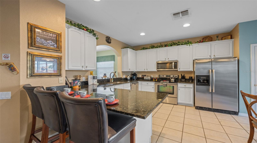 KISSIMMEE, Florida 34747, 6 Bedrooms Bedrooms, ,4 BathroomsBathrooms,Residential,For Sale,MANESTY,0,MFRO6270582
