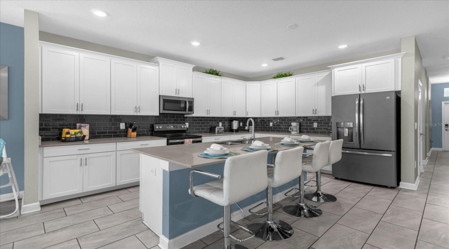 DAVENPORT, Florida 33896, 6 Bedrooms Bedrooms, ,5 BathroomsBathrooms,Residential,For Sale,FLANGE,0,MFRO6270057
