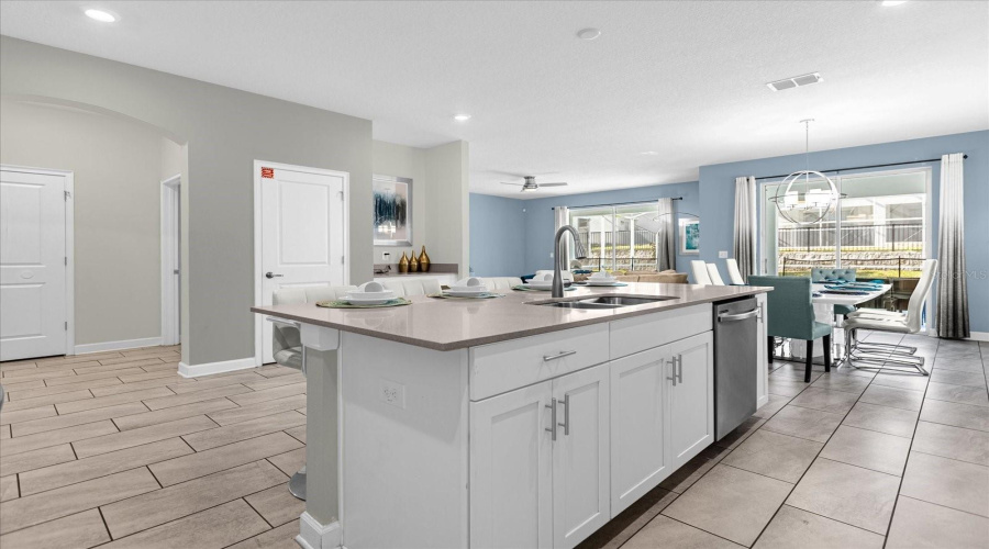 DAVENPORT, Florida 33896, 6 Bedrooms Bedrooms, ,5 BathroomsBathrooms,Residential,For Sale,FLANGE,0,MFRO6270057
