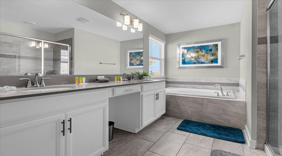 DAVENPORT, Florida 33896, 6 Bedrooms Bedrooms, ,5 BathroomsBathrooms,Residential,For Sale,FLANGE,0,MFRO6270057