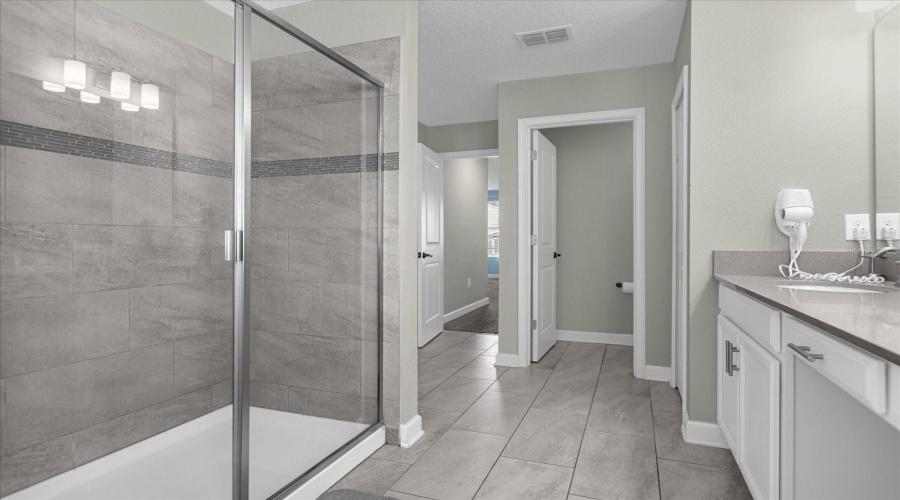 DAVENPORT, Florida 33896, 6 Bedrooms Bedrooms, ,5 BathroomsBathrooms,Residential,For Sale,FLANGE,0,MFRO6270057