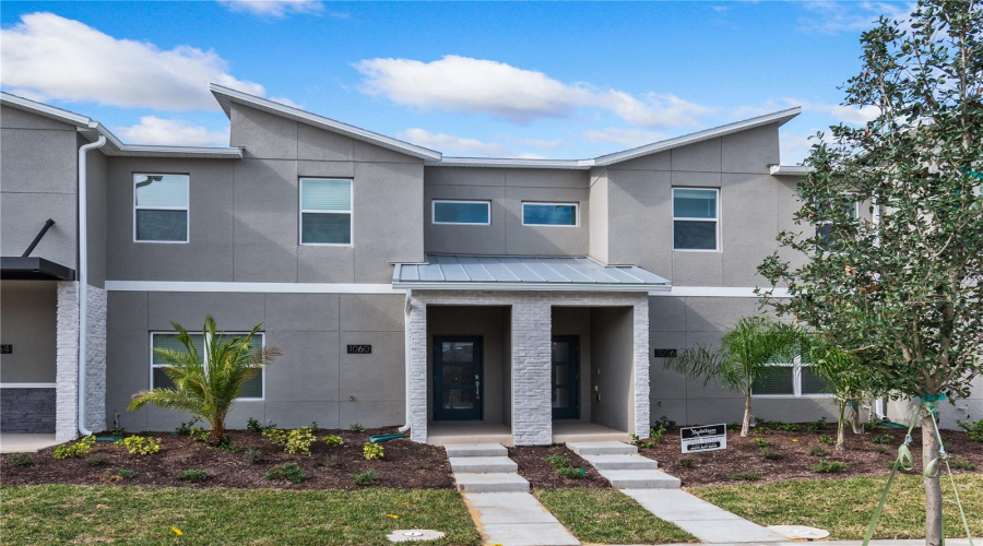 Davenport, Florida 33896, 4 Bedrooms Bedrooms, ,3 Bathroomsbathrooms,Residential,For Sale,Leader,Mfro6270106