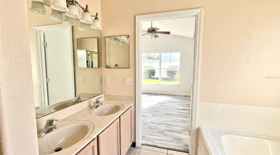 Davenport, Florida 33837, 3 Bedrooms Bedrooms, ,2 Bathroomsbathrooms,Residential,For Sale,Silver Palms,Mfro6271182