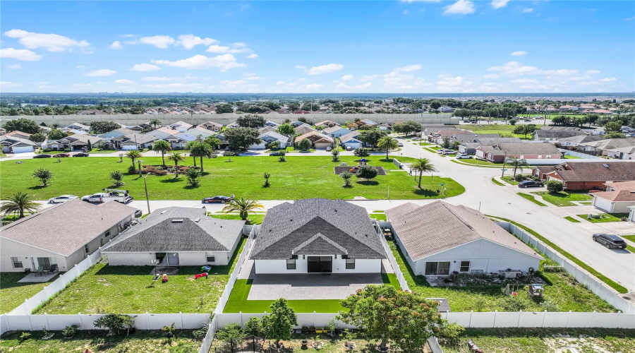 Davenport, Florida 33897, 3 Bedrooms Bedrooms, ,2 Bathroomsbathrooms,Residential,For Sale,Bramley,Mfro6222852