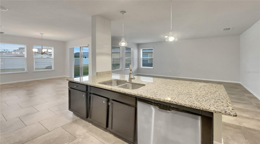 Kissimmee, Florida 34746, 4 Bedrooms Bedrooms, ,3 Bathroomsbathrooms,Residential,For Sale,Top Water,Mfro6271288