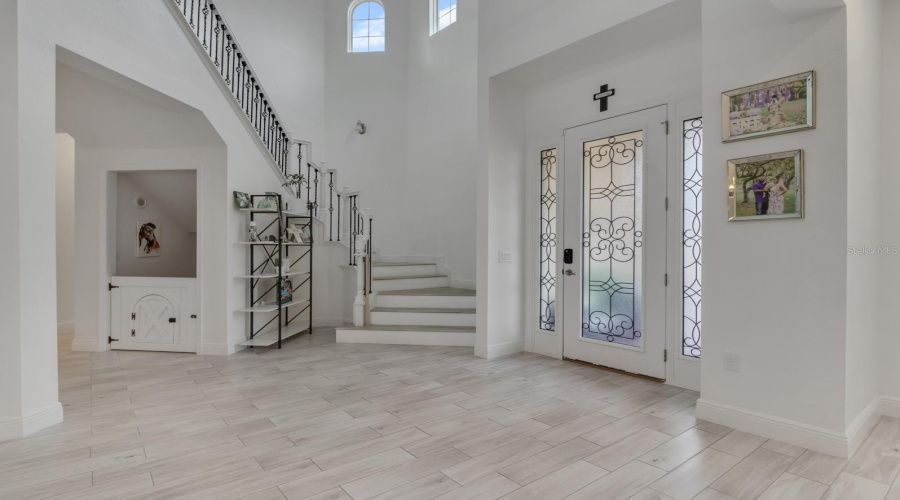 Stairs, entry