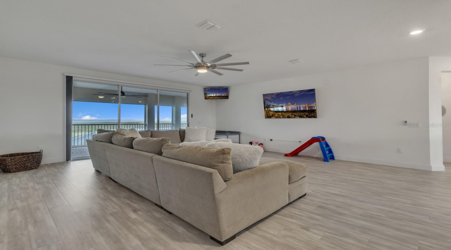 Loft 2nd angle