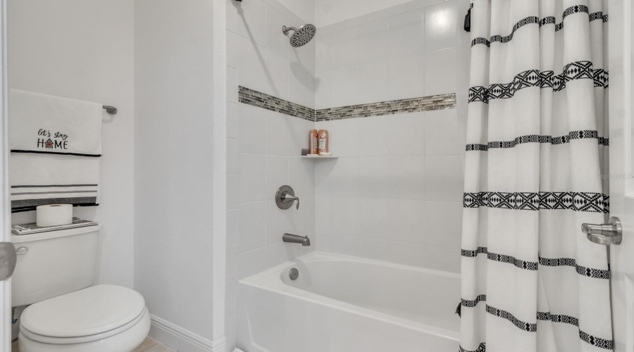 3rd bathroom tub