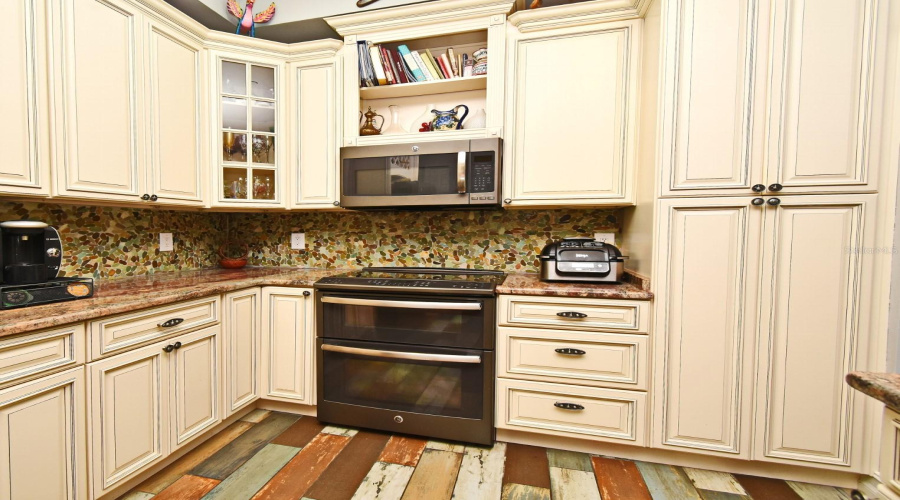 Kitchen Custom Cabinets