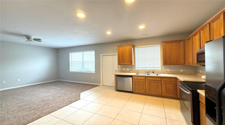 Kissimmee, Florida 34746, 3 Bedrooms Bedrooms, ,2 Bathroomsbathrooms,Residential,For Sale,Grasmere View,Mfro6269796