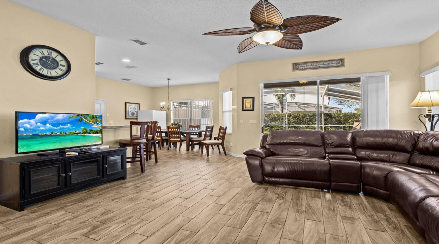 DAVENPORT, Florida 33897, 5 Bedrooms Bedrooms, ,3 BathroomsBathrooms,Residential,For Sale,BRUNELLO DR,0,MFRS5118505