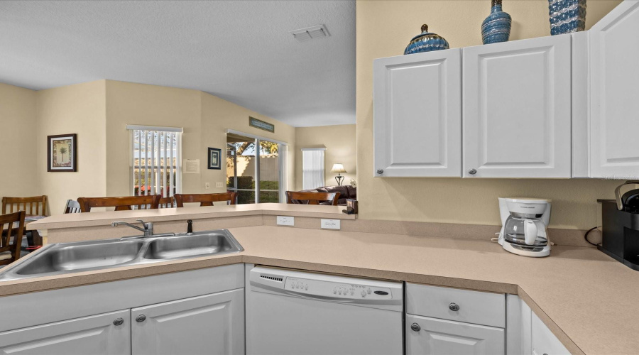 DAVENPORT, Florida 33897, 5 Bedrooms Bedrooms, ,3 BathroomsBathrooms,Residential,For Sale,BRUNELLO DR,0,MFRS5118505