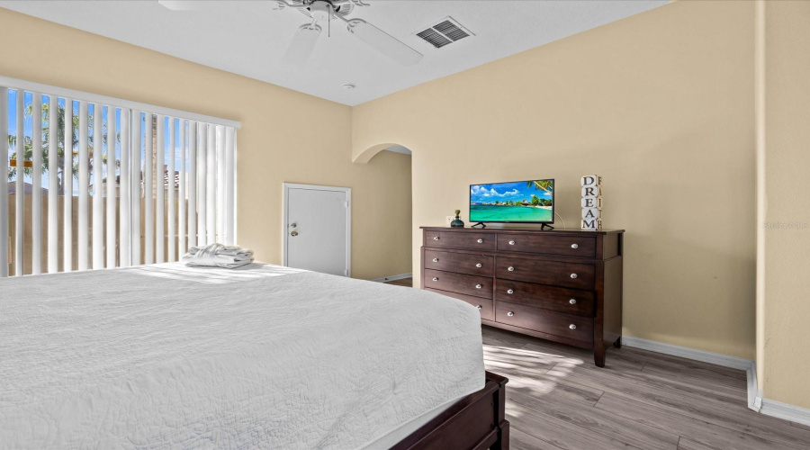 DAVENPORT, Florida 33897, 5 Bedrooms Bedrooms, ,3 BathroomsBathrooms,Residential,For Sale,BRUNELLO DR,0,MFRS5118505